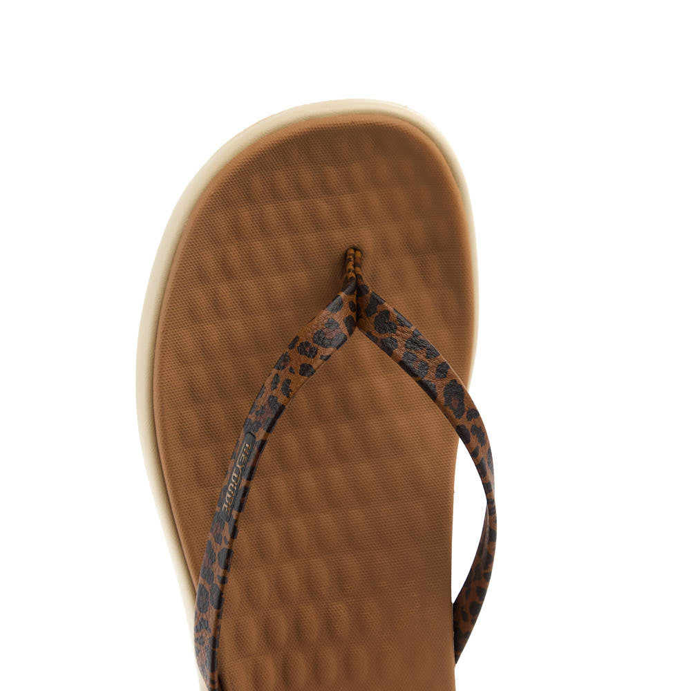 Hey Dude Women's Tan Leopard Maui Breez Flip Flop